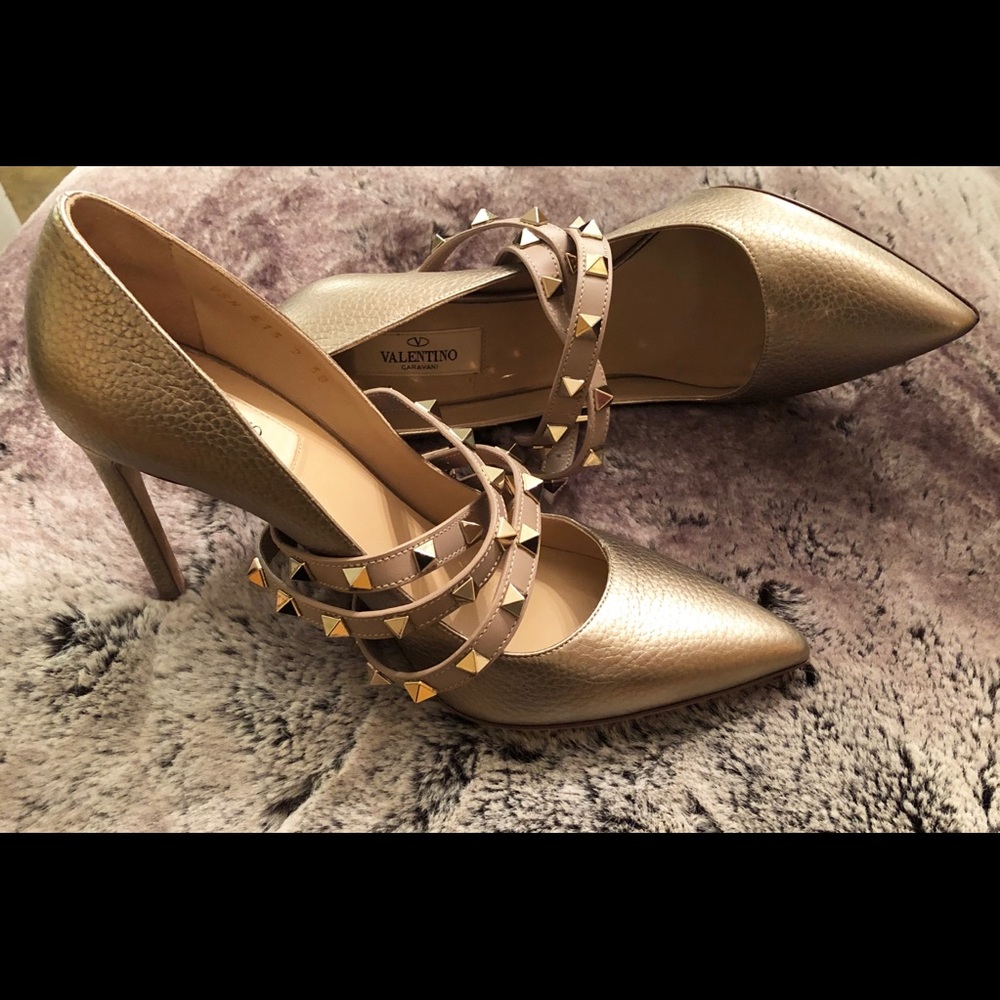 Valentino's metallic-gold leather Studwrap pumps